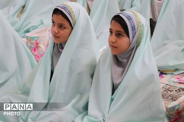 برگزاری جشن تکلیف دختران پایه سوم ابتدایی ابرکوه 