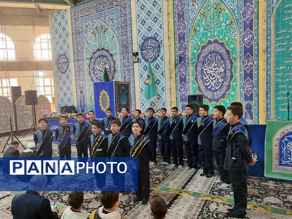 محفل انس باقرآن و اجرای سرود یاعلی با همکاری دانش‌آموزان مدرسه فرهنگ