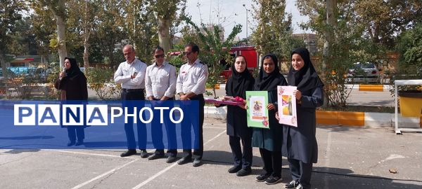  آموزش‌های اطفا حریق و نکات ایمنی در دبیرستان نمونه محبوبه محبی نیشابور  