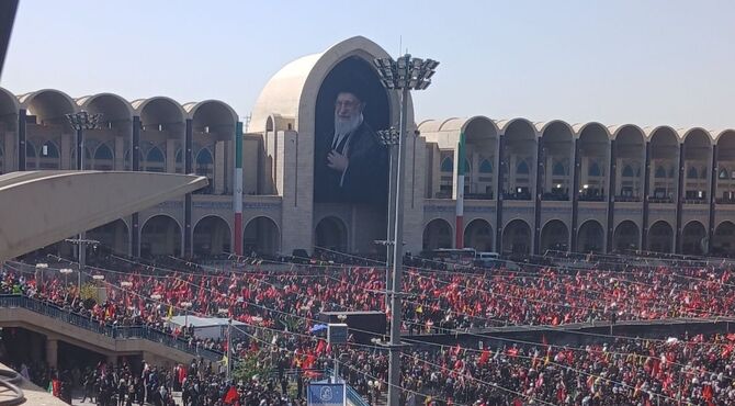 شکوهِ وداع با رهبر شهید در مصلای امام خمینی(ره)