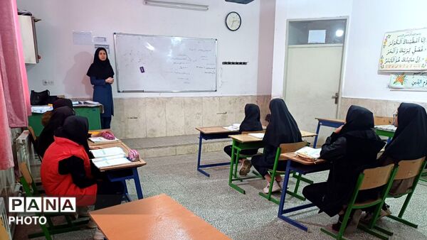 کلاس‌هایی که زیر صدای آژیر تعطیل نشد