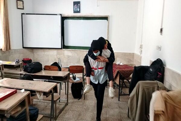 بیست و هفتمین مانور زلزله سراسری در دبیرستان شهید مجید دهنوی نیشابور 