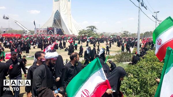 میدان آزادی؛ خروش عاشقان در بدرقه رهبر شهید