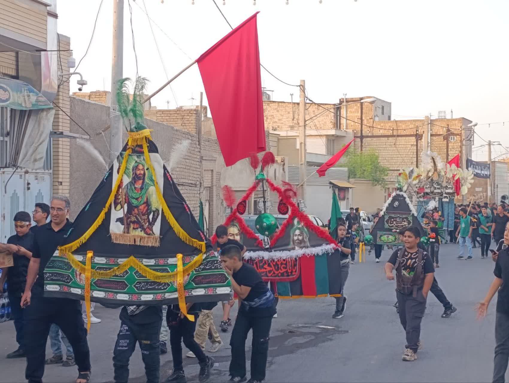 اجتماع بزرگ نوجوانان حسینی در دسته عزای احلی من العسل در کاشان