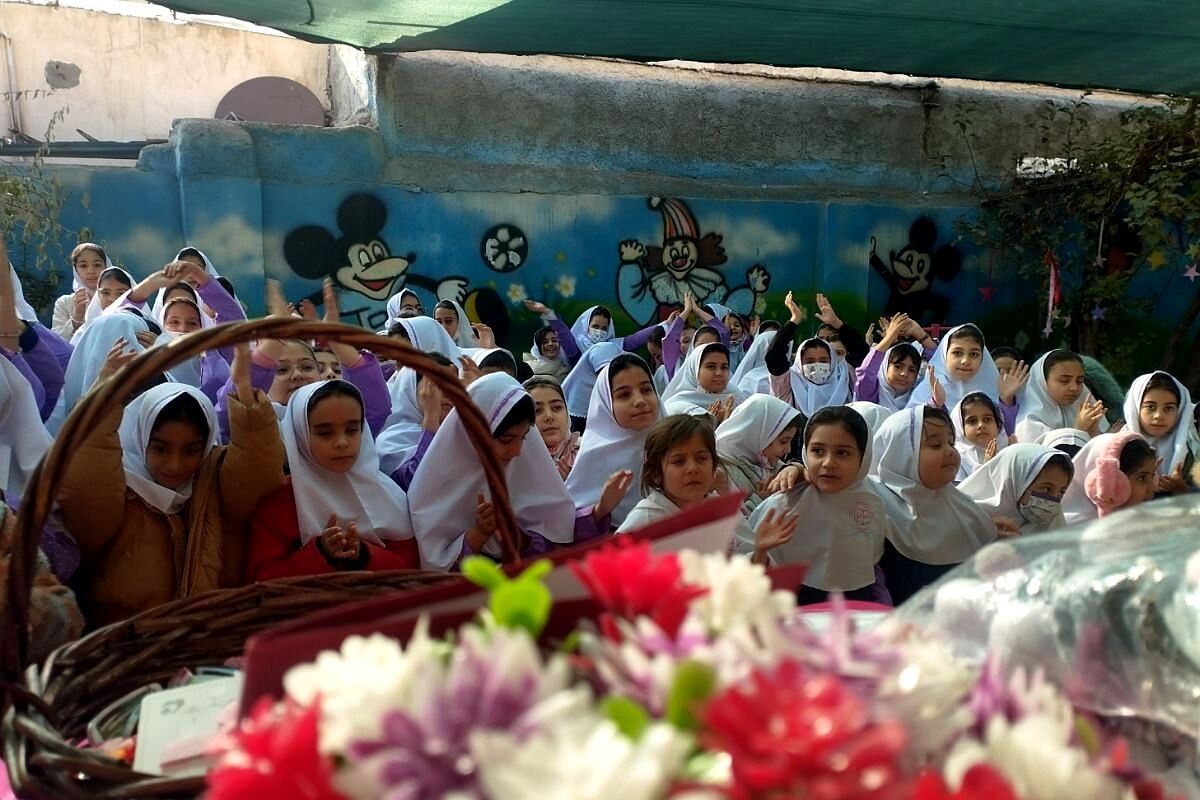جشن میلاد بانوی نور در دبستان سرای دانش شهر قدس