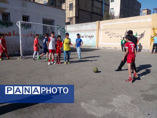 برگزاری مسابقه فوتبال درون مدرسه‌ای شهید فرمانی