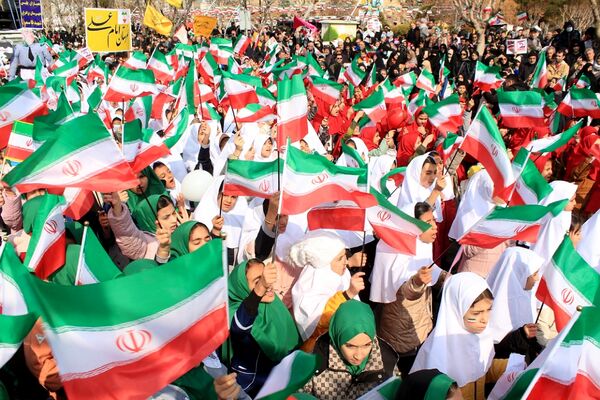 حضور پرشور مردم بهارستانی در راهپیمایی ۲۲ بهمن