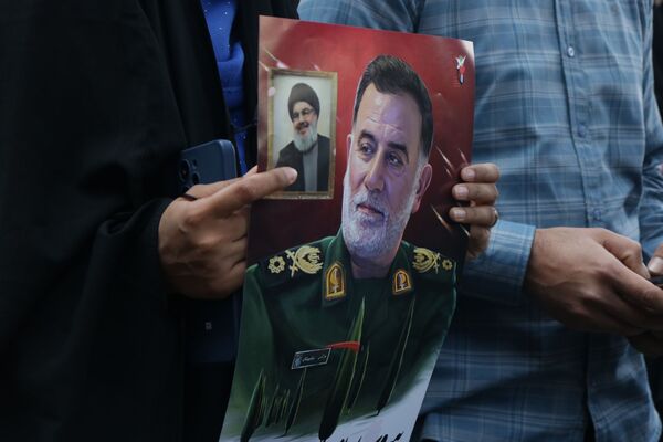 مراسم باشکوه تشیع شهید سردار نیلفروشان در مشهد مقدس 