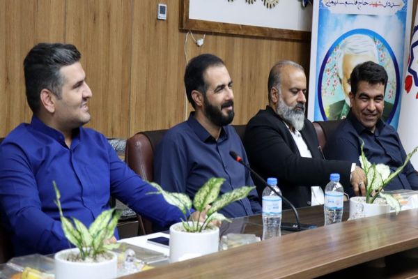 نشست صمیمانه شهردار پاکدشت با خبرنگاران و اصحاب رسانه