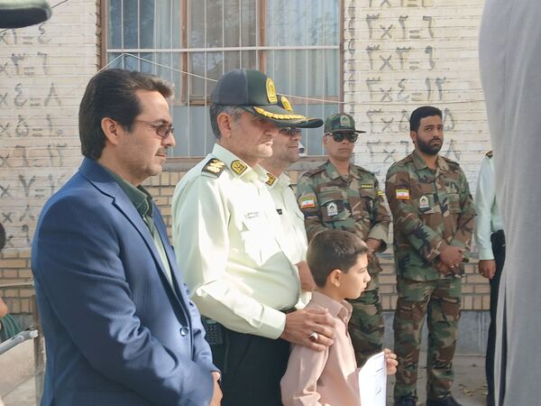 گرامیداشت هفته نیروی انتظامی در مدرسه امید شهرستان خلیل آباد