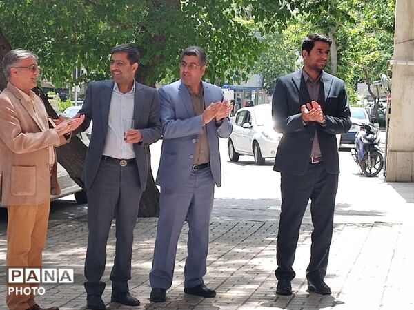 تقدیر از معلمان بازنشسته توسط آموزش و پرورش ناحیه سه