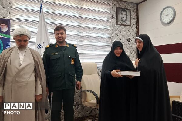 دیدار فرمانده سپاه ناحیه حضرت روح‌الله (ره) با رئیس اداره آموزش و پرورش کهریزک 
