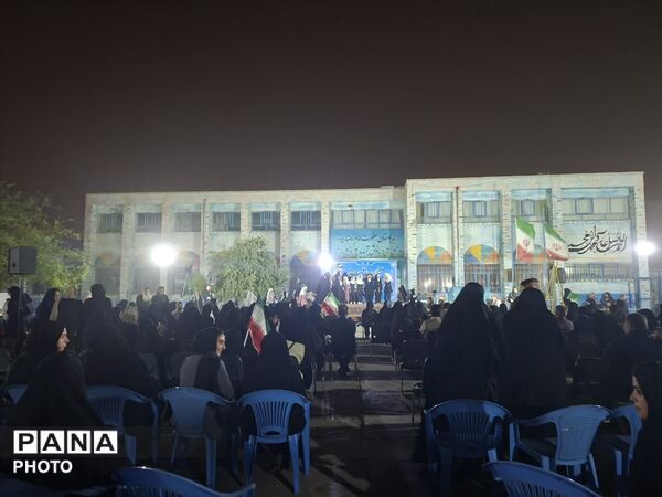 آیین تجلیل از دانش آموزان برتر مسابقات فرهنگی هنری ناحیه ۲ یزد