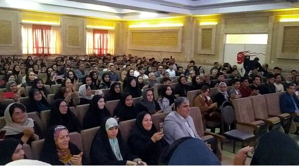 آئین تجلیل از ۱۶۵ دانش آموز برتر در کنکور سراسری در شهرستان اسلامشهر