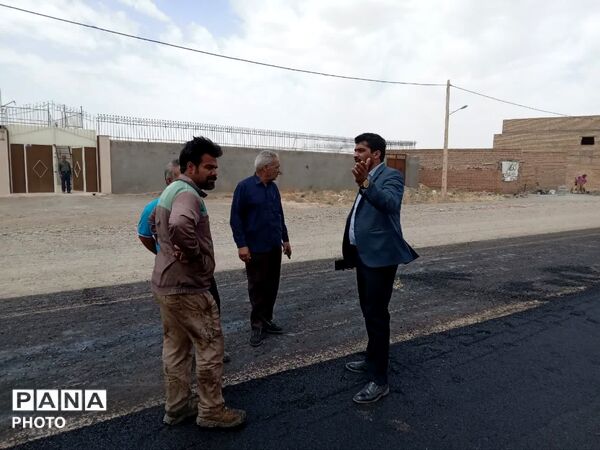 آغاز عملیات آسفالت جاده فدافن به کاشمر گامی بلند در توسعه زیرساخت‌های روستایی