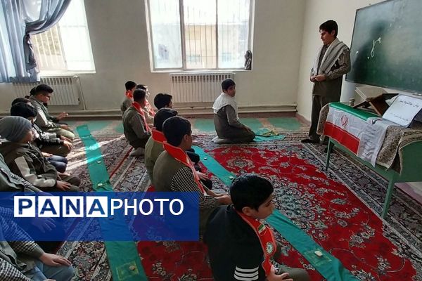 پیش‌اجلاسیه نماز در مدارس فیروزکوه با تجلیل از فعالان دینی