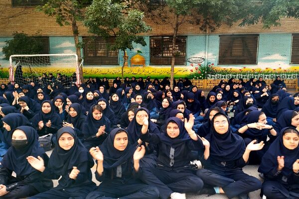 مراسم روز دختر و تقدیر از دانش‌آموزان نمونه و رتبه برتر