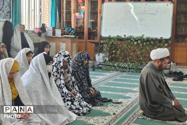 محفل نور در دبستان هدی شهر قدس