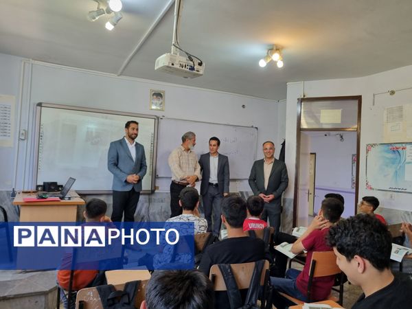 تقدیر از معلمان دبیرستان نمونه دولتی پژوهش آشخانه