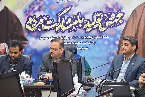 نشست صمیمی فرماندار شهرستان رباط کریم با دانش‌آموزان نخبه فرهنگی و خبرنگاران پانا