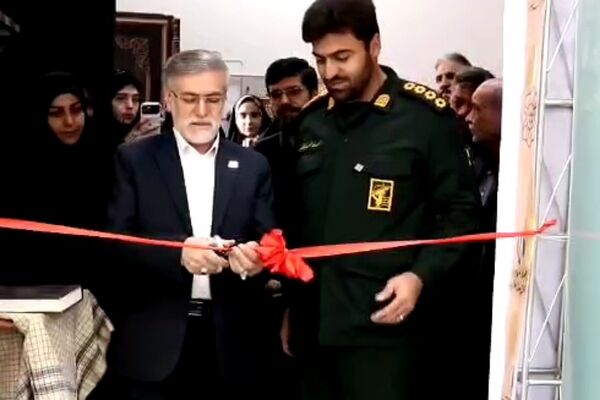 جشنواره تن پوش نور در باقرشهر 