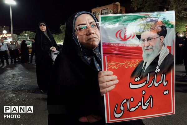 تداوم تجمعات شبانه در میدان امام خمینی (ره)