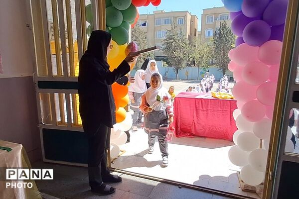 زنگ آغاز سال تحصیلی در دبستان‌های ستایش و صابران یک شهریار