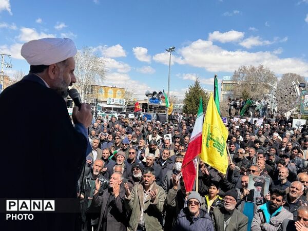 خروش مؤمنان در دسته عزاداری رهبر