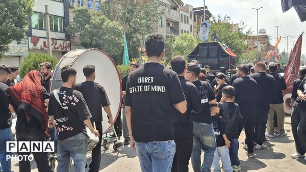 آیین عزاداری صبح تاسوعا در هیئت علی‌اکبر با حضور دانش‌آموزان