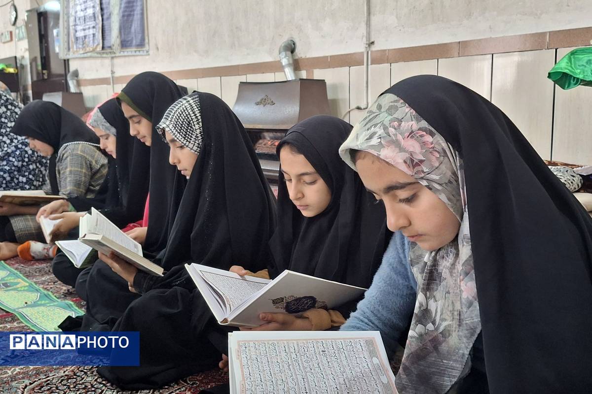 اعتکاف دانش‌آموزان دختر نوجوان در مسجد علی‌بن‌ابی‌طالب(ع) روستای ملاانبار