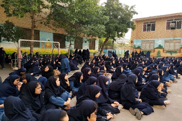 مراسم روز دختر و تقدیر از دانش‌آموزان نمونه و رتبه برتر