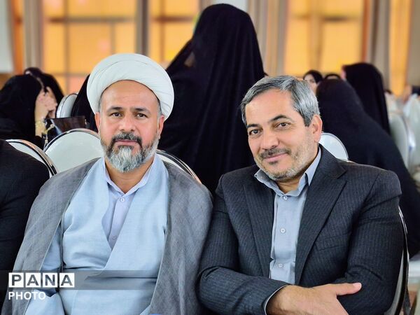 مراسم تجلیل و تقدیر از فرهنگیان در عنبرآباد