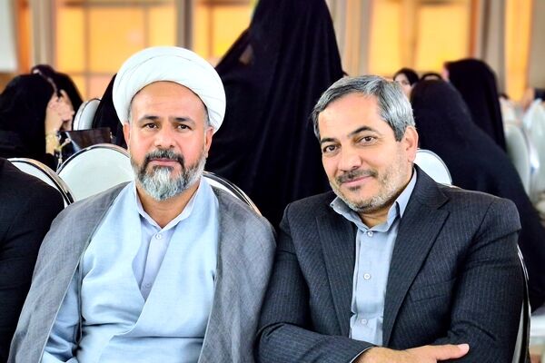 مراسم تجلیل و تقدیر از فرهنگیان در عنبرآباد