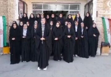 برگزاری مراسم روز دانش آموز در دبیرستان آسیه یک قم