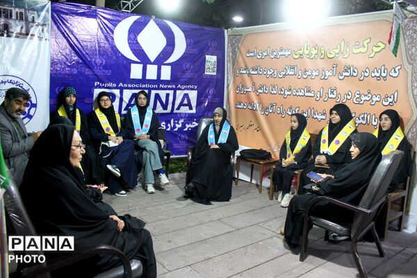 دختران شورای دانش‌آموزی کرمان، مدیران پاتوق‌های نوجوانان مبارز