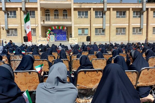 آیین بازگشایی مدارس با حضور نماینده مجلس شورای اسلامی در کهریزک 