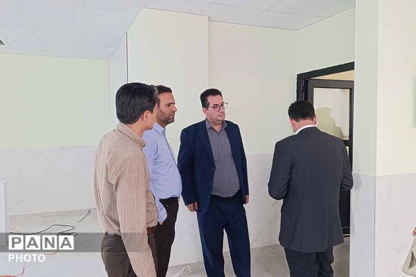 بازدید مدیران کل آموزش و پرورش و نوسازی مدارس از دبیرستان سبز فردوسی بجنورد