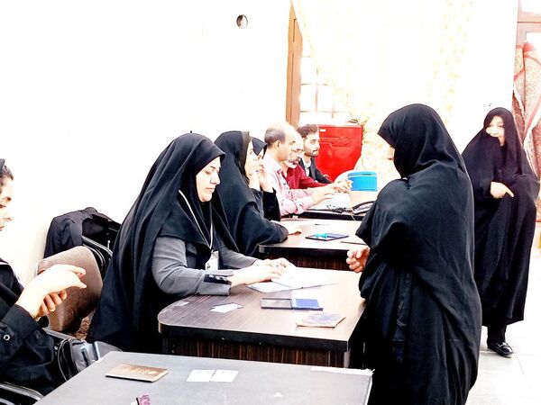 حضور گسترده مردم کاشمر در پای صندوق‌های رأی
