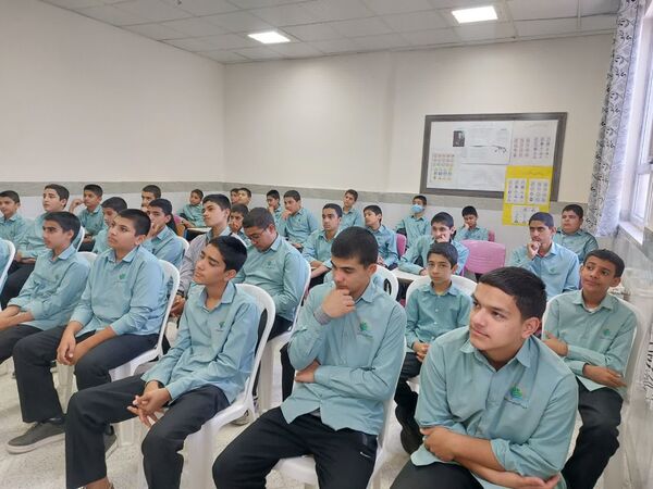 جلسه سفیران سلامت در دبیرستان رئیس زاده شهرستان خلیل آباد 