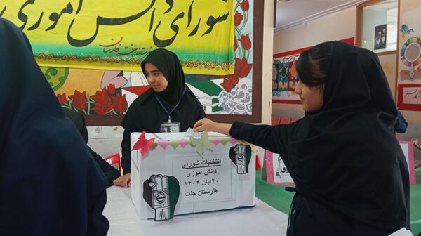 انتخاباتی منظم و پرشور در هنرستان جنت فارسان  