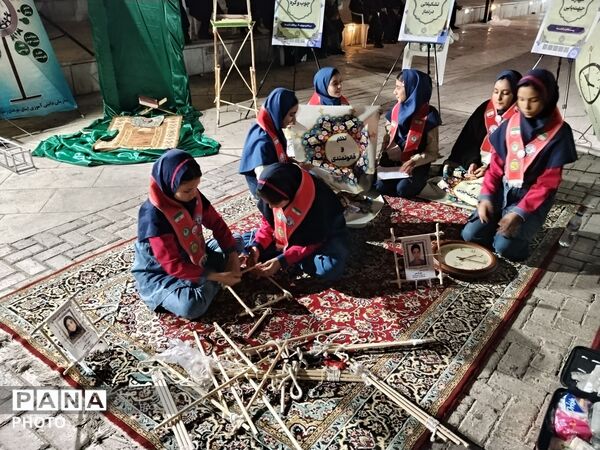 نماز جماعت بزرگ دانش‌آموزان مشهدی همزمان با اجلاس سراسری نماز 