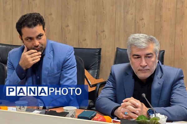 سومین جلسه شورای آموزش و پرورش ناحیه دو بهارستان