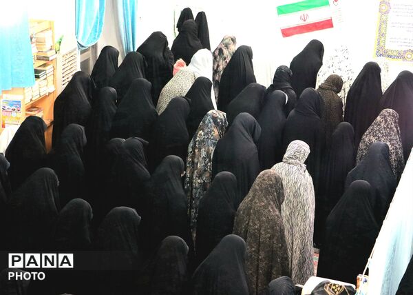 چهلمین روز شهادت دانش آموزان دبستان میناب و رهبر قائد امت 
