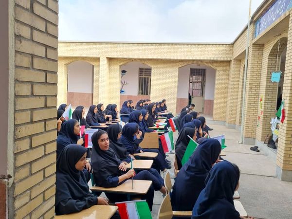 زنگ مهر در دبیرستان آسیه رضوان فین 