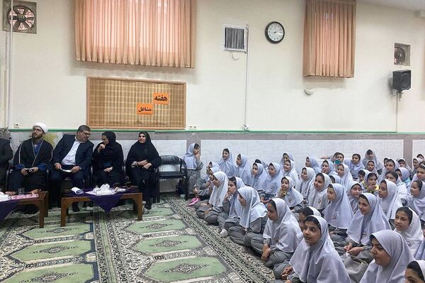 برگزاری نمایشگاه به مناسبت هفته مشاغل، در دبستان کودک مسلمان