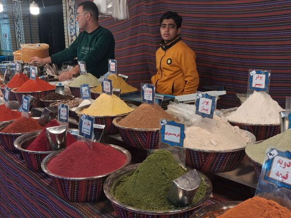 نمایشگاه عرضه مستقیم کالا ،سوغات و هدایا، صنایع دستی در شهرستان کاشمر 