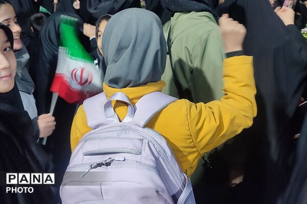 طنین فریاد «لبیک یا امام» در پیشوا؛ دبستان آیت‌الله خامنه‌ای به نام «شهید امام سید علی حسینی خامنه‌ای» تغییر یافت