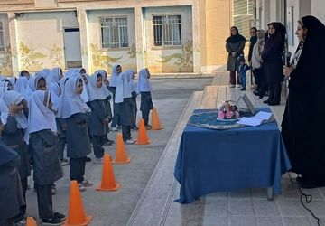 همدلی و همراهی والدین در صبحگاه دبستان علمدار تفت