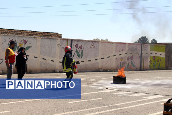 رقابت‌های اطفاء حریق مراقبین سلامت استان قم