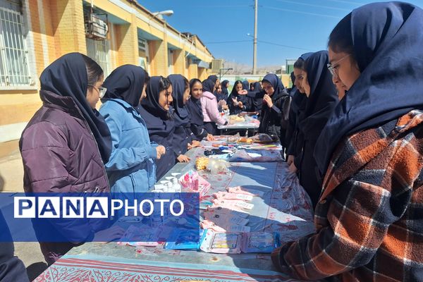 برگزاری بازارچه  کسب و کار دانش‌آموزی در آموزشگاه پویش ناحیه ۳شیراز 